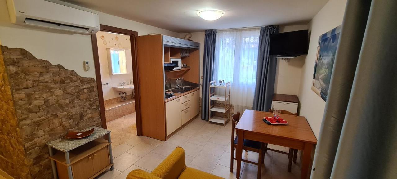 Residence La Villetta Римини Экстерьер фото