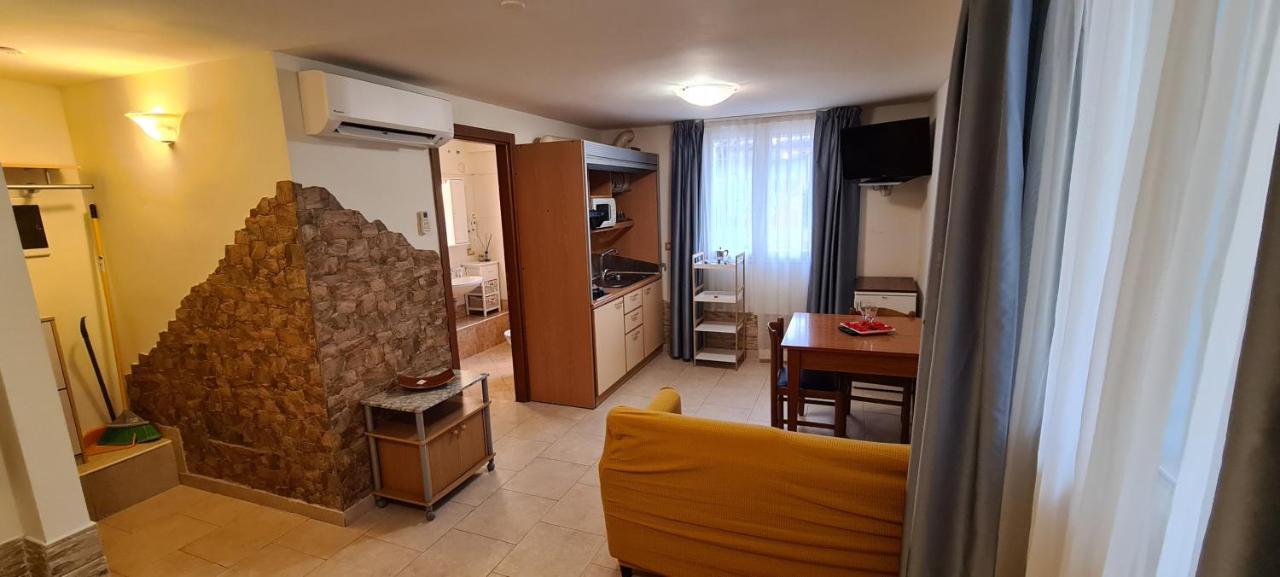 Residence La Villetta Римини Экстерьер фото