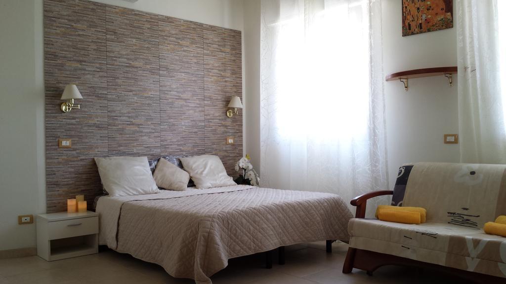 Residence La Villetta Римини Экстерьер фото
