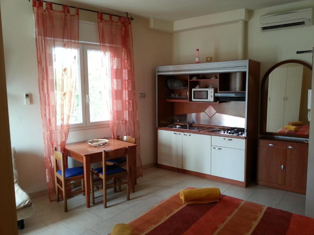 Residence La Villetta Римини Экстерьер фото