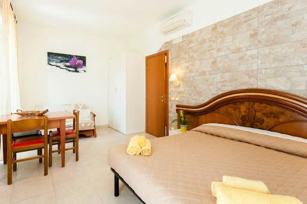 Residence La Villetta Римини Экстерьер фото